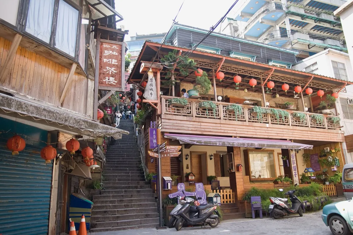豎崎路の石段と茶館