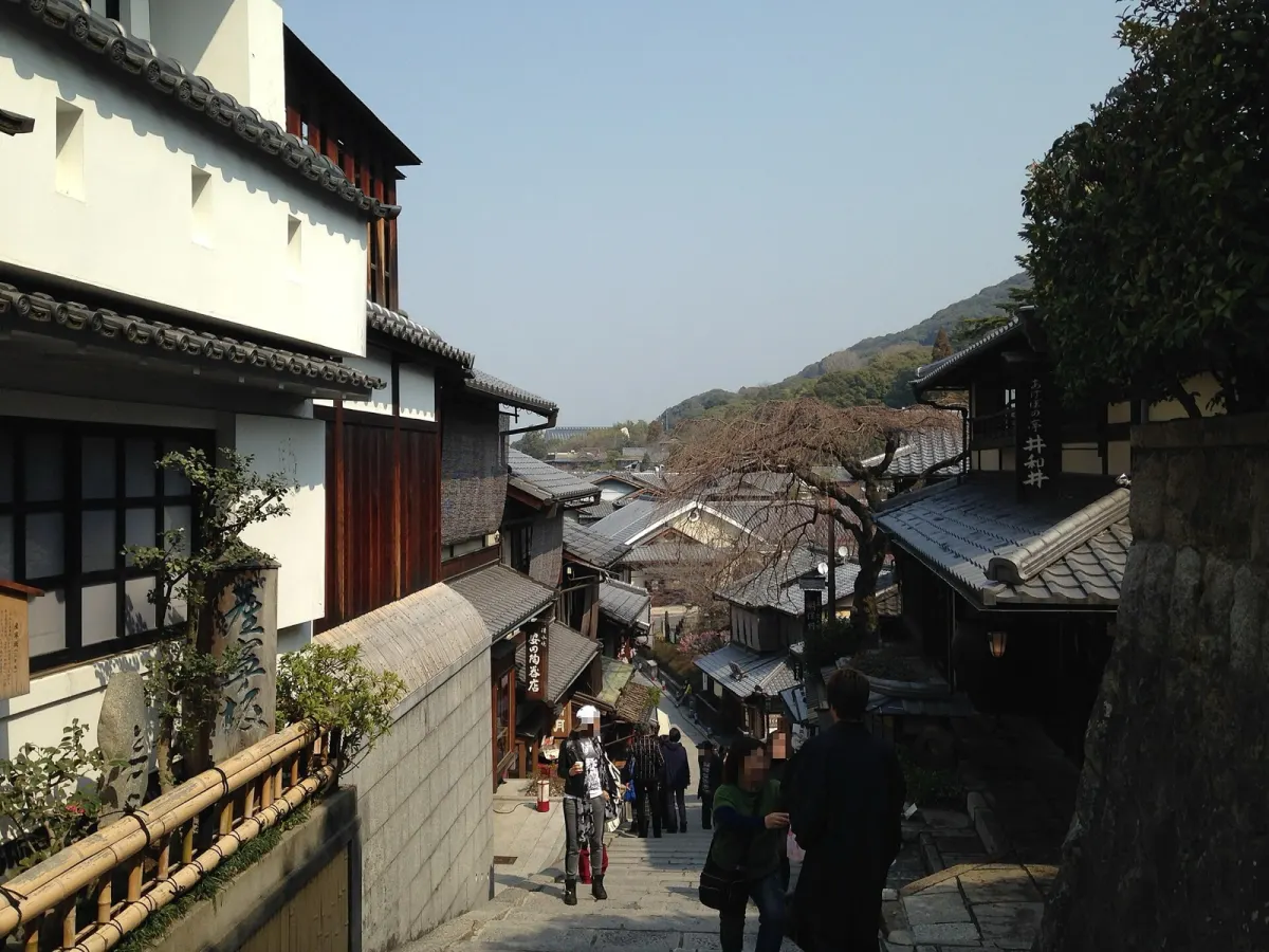 産寧坂の石段と石畳の道