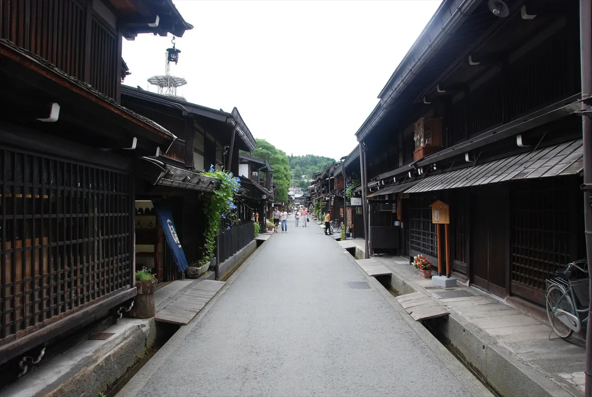 古い町並（三町）の平らな通り